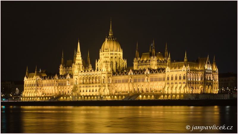 PARLAMENT BUDAPEŠT, Z pohled