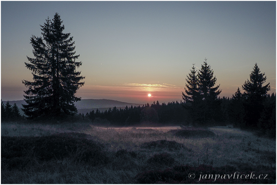 Svítání nad Popelnou horou/Ascheberg (1 091m)