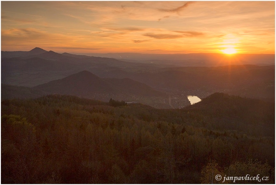 VARHOŠŤ (638 m) -  západ slunce