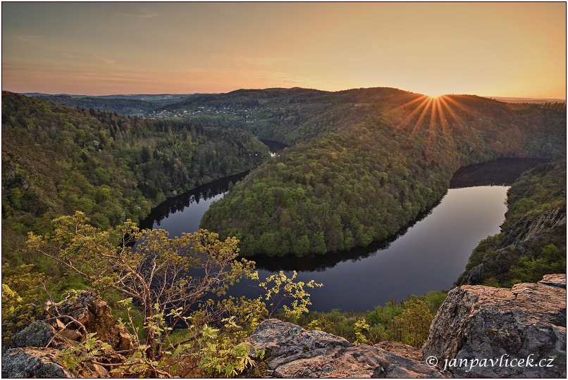 VLTAVA, VYHLÍDKA MÁJ 